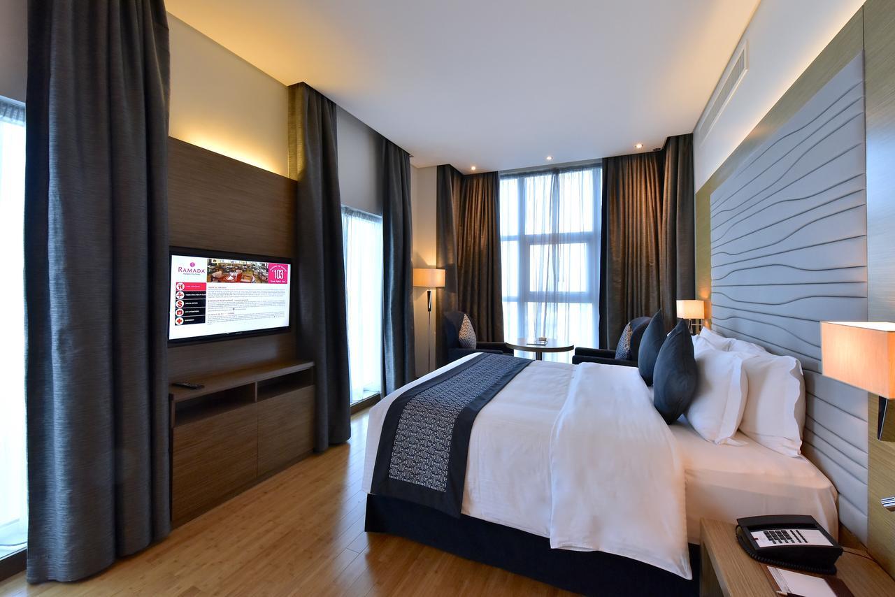 Ramada By Wyndham Manama City Centre Exterior foto